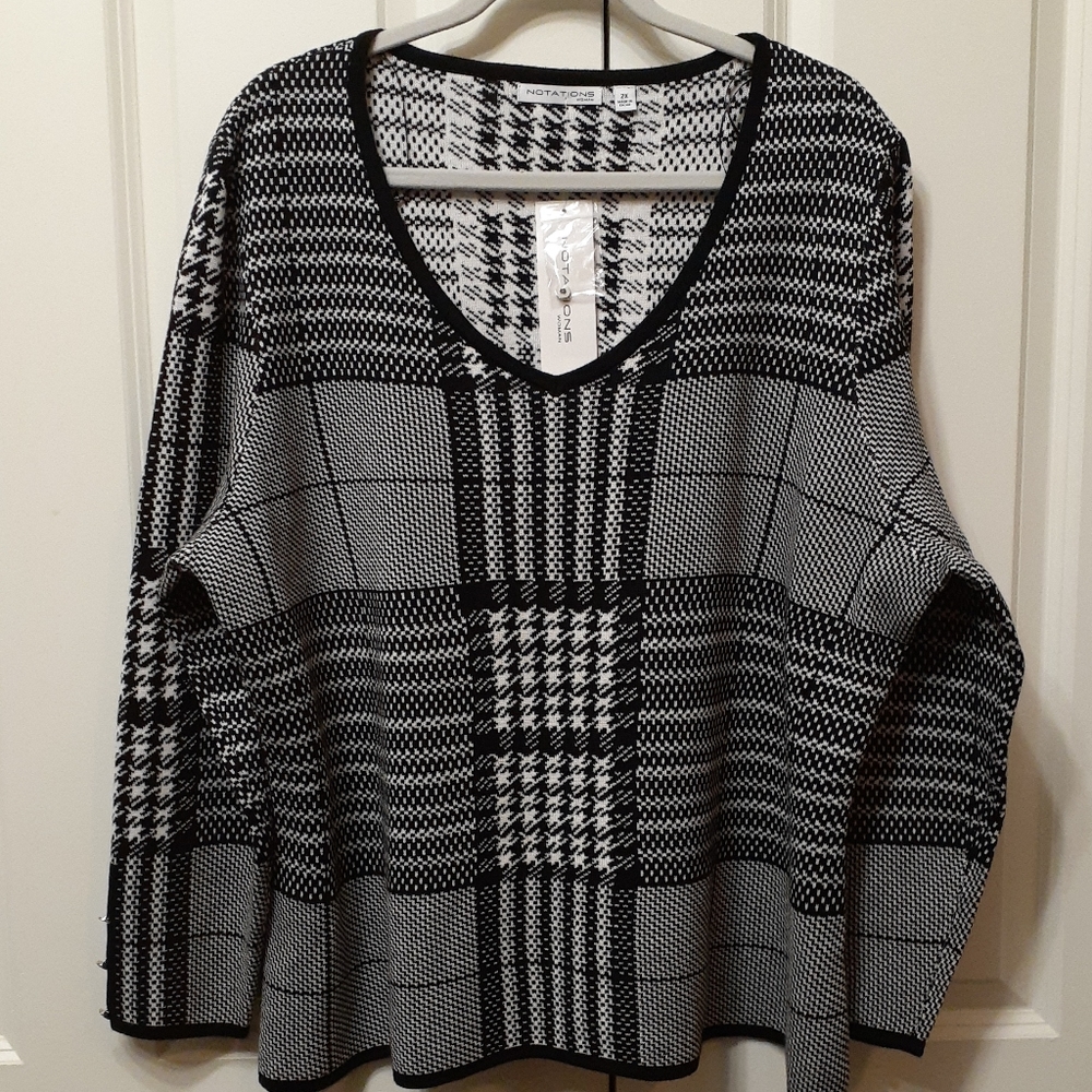 Notations Woman Black & White Houndstooth Long Sleeve V-Neck Sweater 1X & 2X New